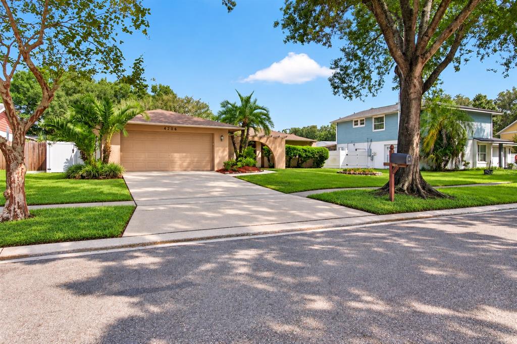 4206 GRAINARY AVENUE, TAMPA, FL — photo 3 of 30