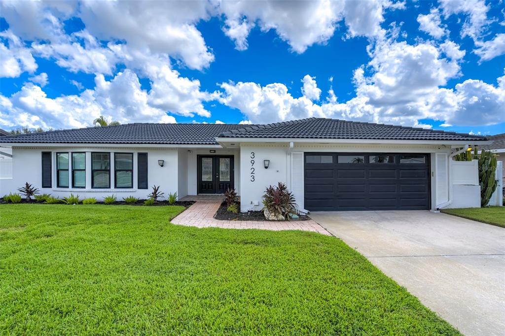 3923 DORAL DRIVE, TAMPA, FL — photo 2 of 30