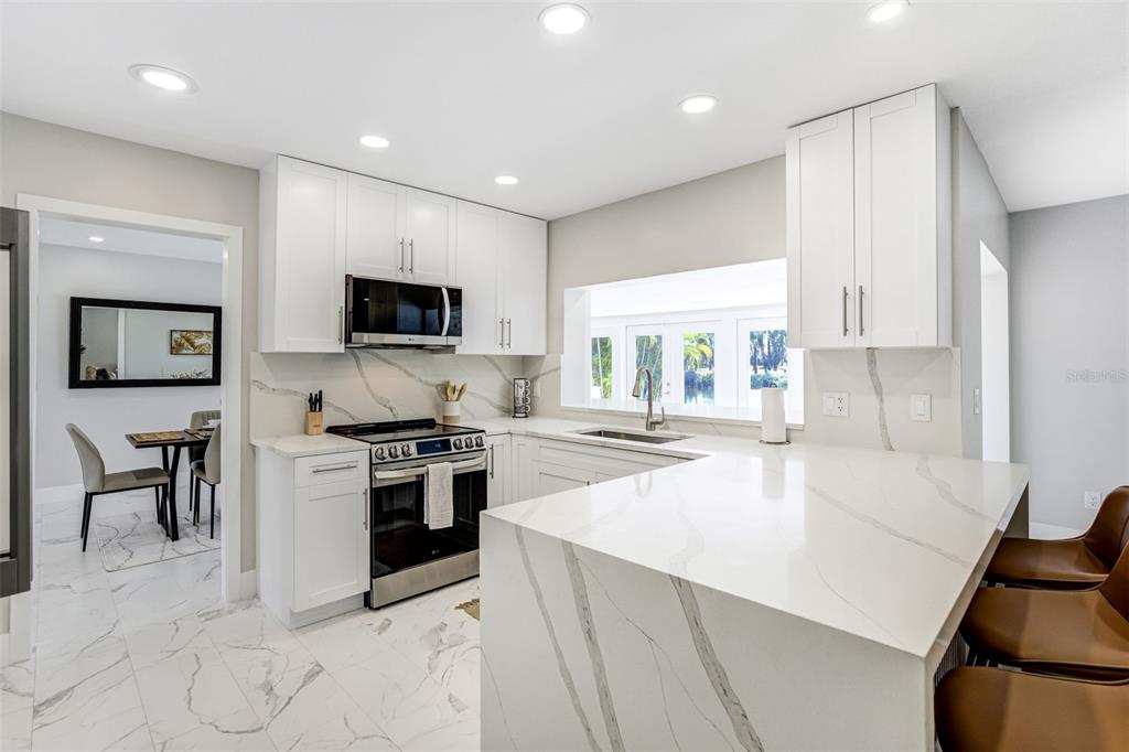 3923 DORAL DRIVE, TAMPA, FL — photo 3 of 30