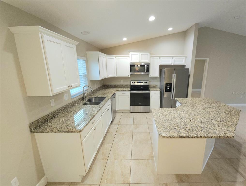 106 MARION OAKS PASS, OCALA, FL — photo 4 of 18