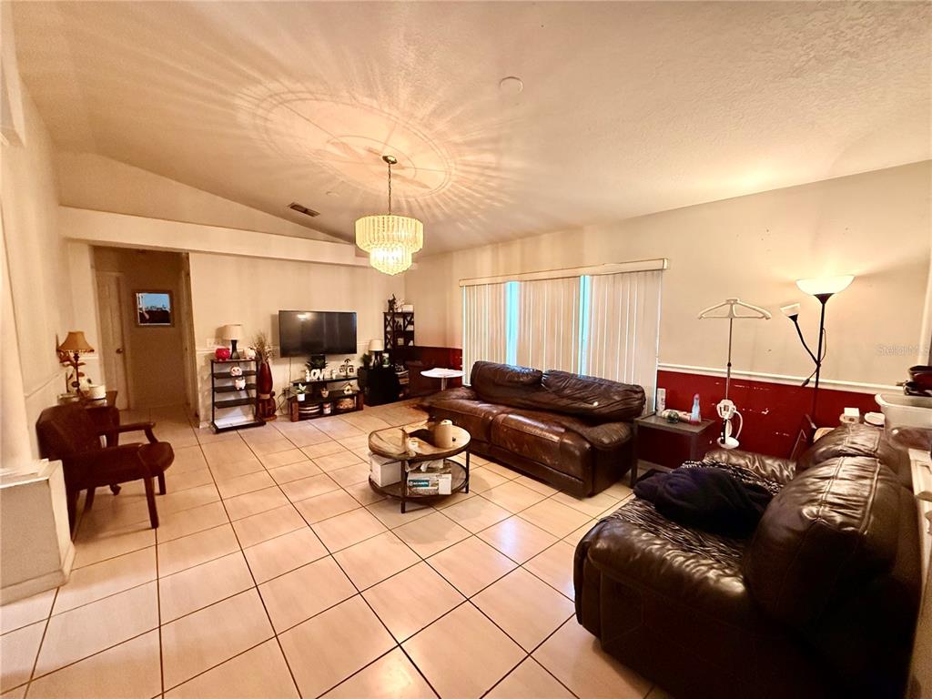 7302 AMHERST STREET, TAMPA, FL — photo 4 of 23