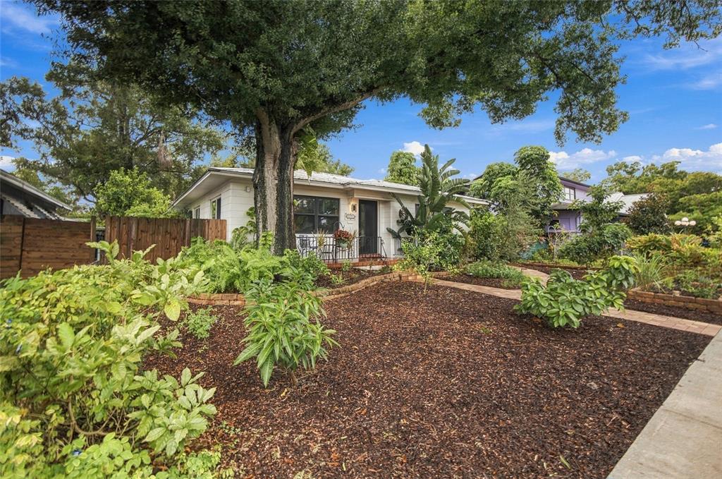 1926 BURLINGTON AVENUE N, ST PETERSBURG, FL — photo 3 of 30