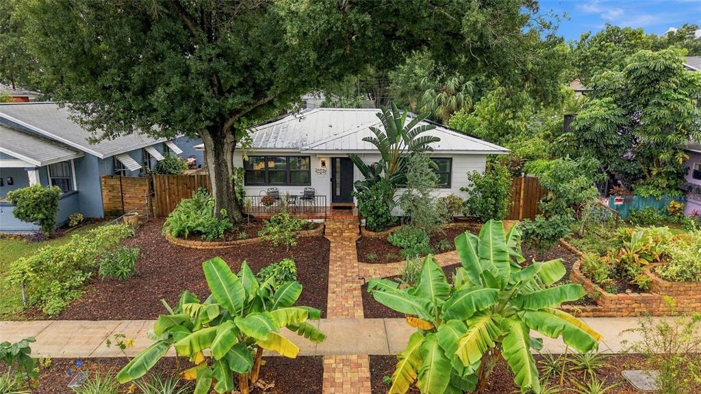 1926 BURLINGTON AVENUE N, ST PETERSBURG, FL — photo 4 of 30