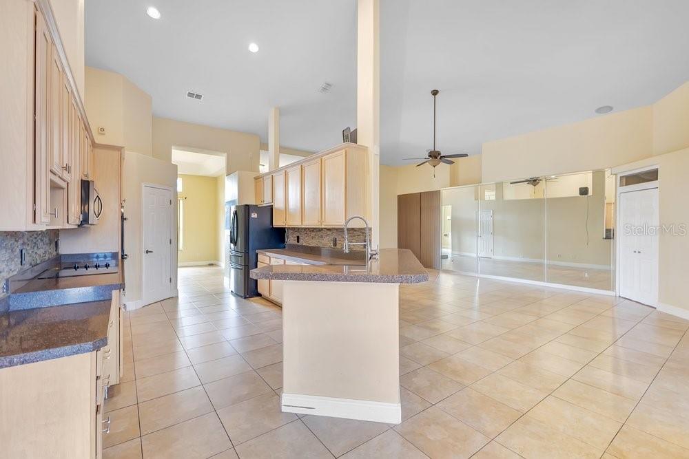 407 THUNDER GULCH COURT, ORLANDO, FL — photo 2 of 38