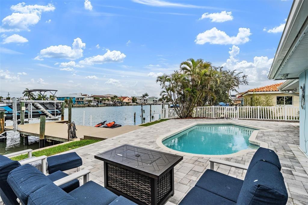 11425 5TH STREET E, TREASURE ISLAND, FL — photo 4 of 30