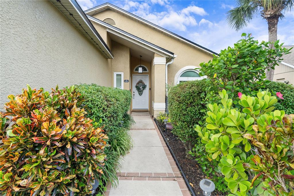 8761 HUNTFIELD STREET, TAMPA, FL — photo 2 of 30