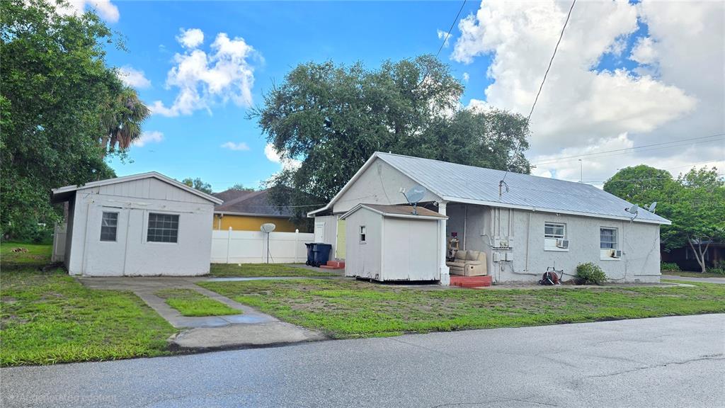 2423 DURHAM STREET, TAMPA, FL — photo 2 of 2