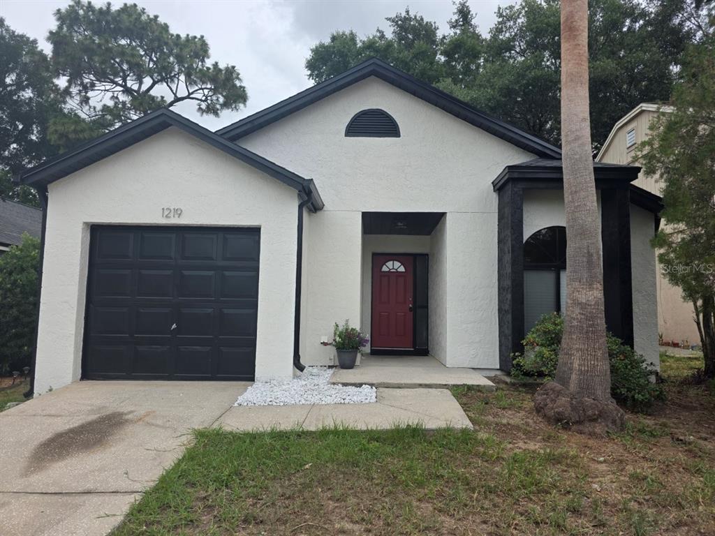 1219 PIN OAK DR