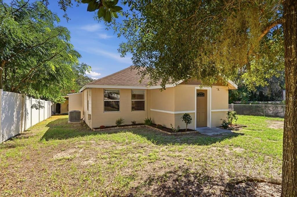 618 4TH STREET N, LAKE WALES, FL — photo 4 of 40