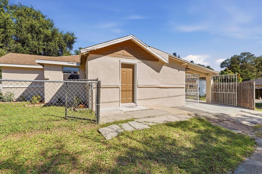 618 4TH STREET N, LAKE WALES, FL — photo 5 of 40