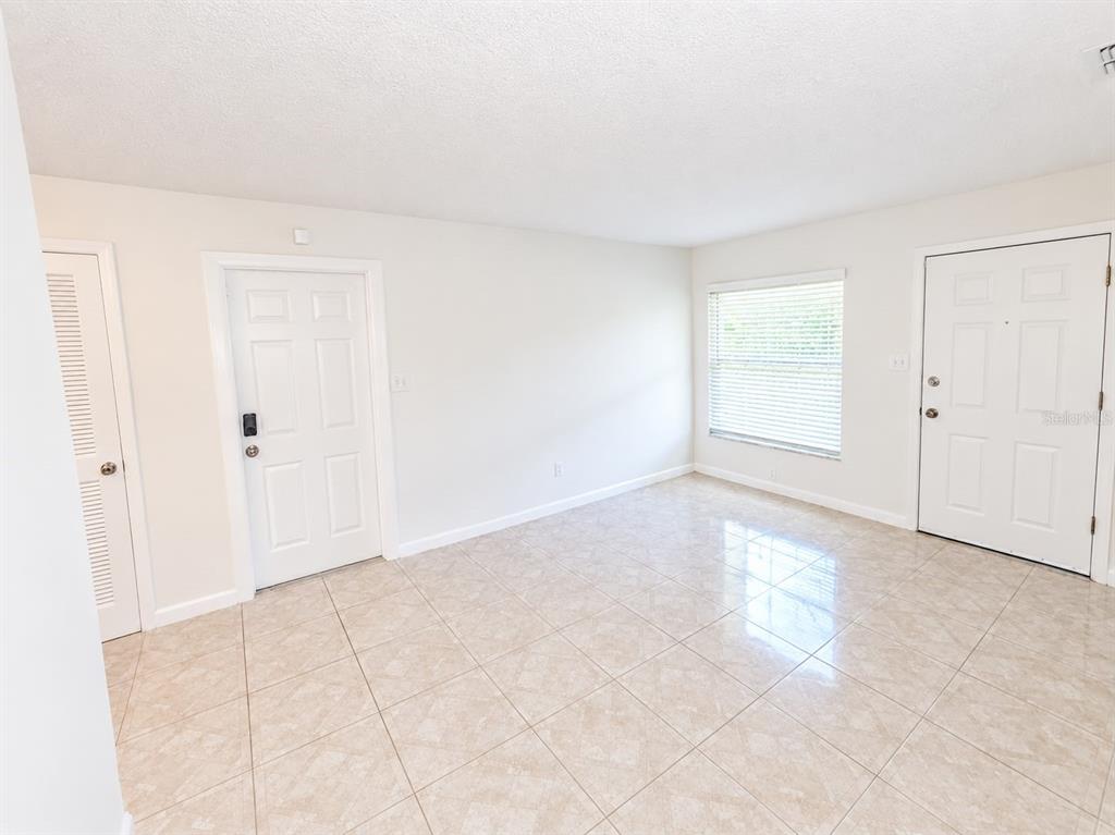 336 GREENS END STREET, ORLANDO, FL — photo 2 of 17