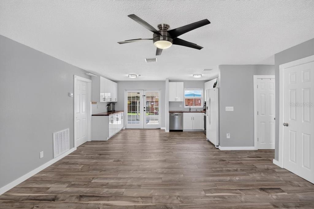 6205 FAIRWAY BOULEVARD, APOLLO BEACH, FL — photo 3 of 42
