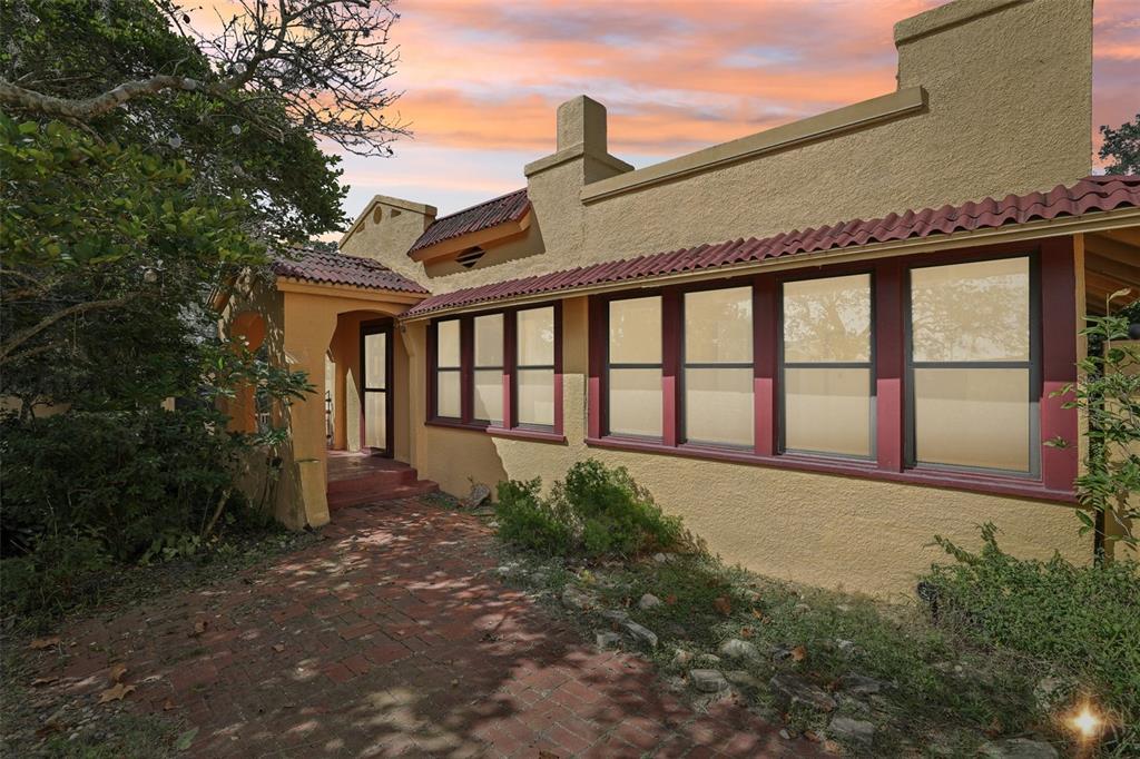 308 SUNNYSIDE DR