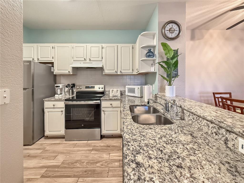 8815 DUNES COURT UNIT 105, KISSIMMEE, FL — photo 5 of 18