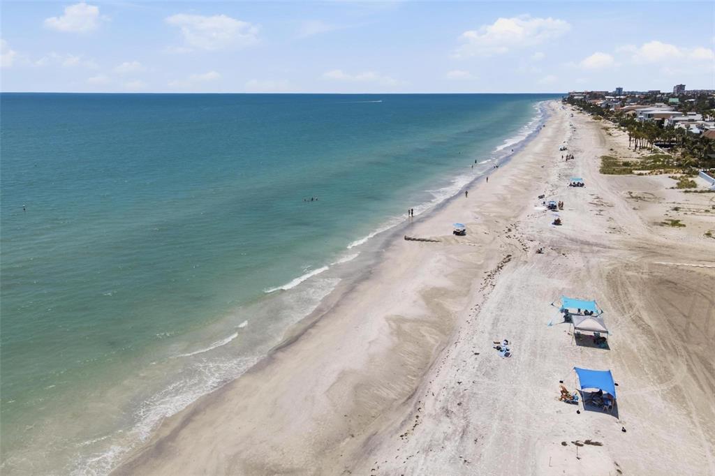 15462 GULF BOULEVARD UNIT 604, MADEIRA BEACH, FL — photo 3 of 30
