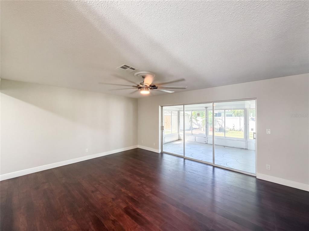 2645 ROY HANNA DRIVE S, ST PETERSBURG, FL — photo 3 of 34