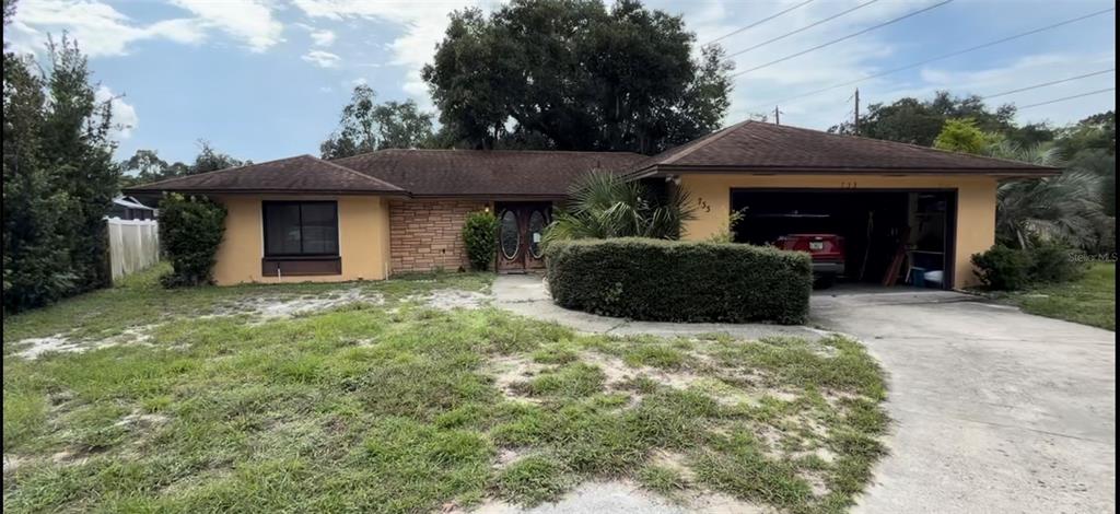 733 LAKEVIEW DRIVE