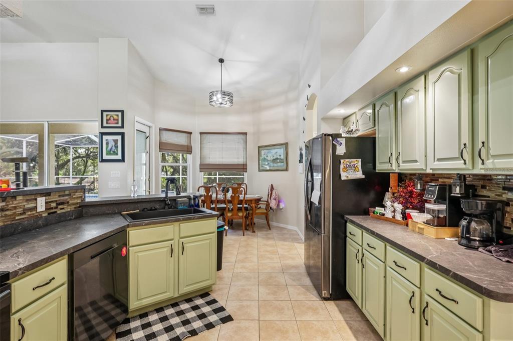 18933 BLACK GUM COURT, HUDSON, FL — photo 5 of 34