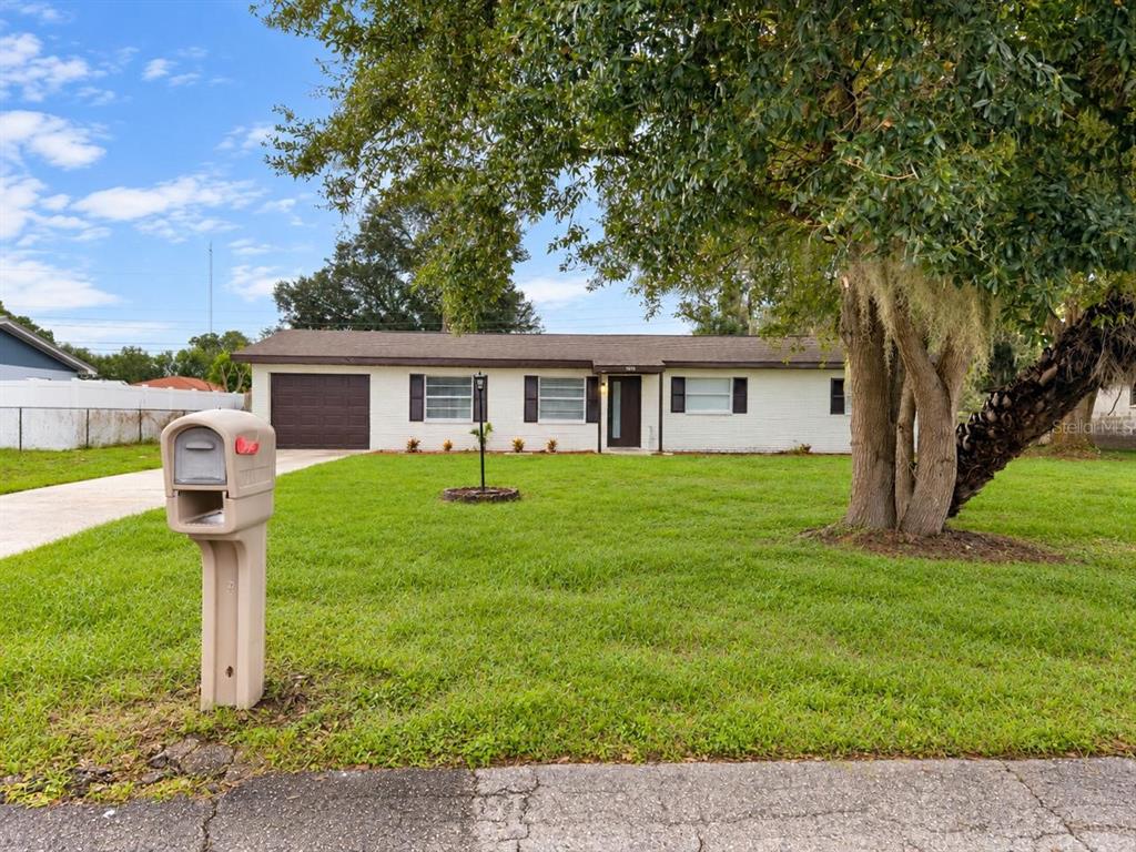 1515 STACY DRIVE, LAKELAND, FL — photo 2 of 37