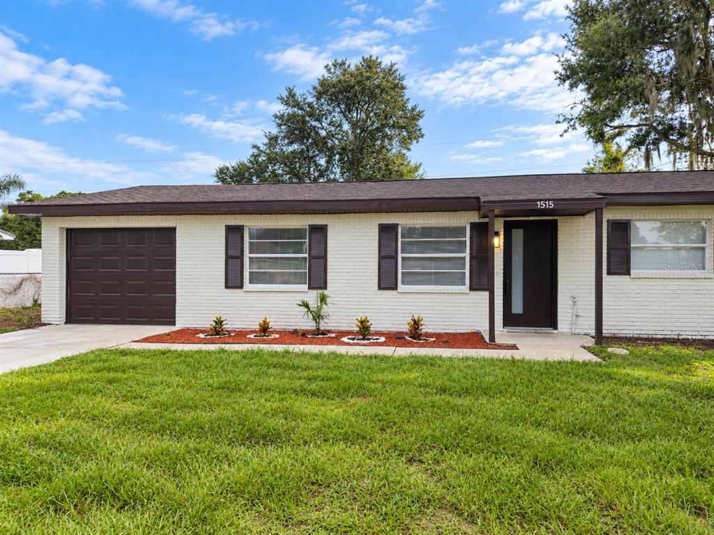 1515 STACY DRIVE, LAKELAND, FL — photo 4 of 37