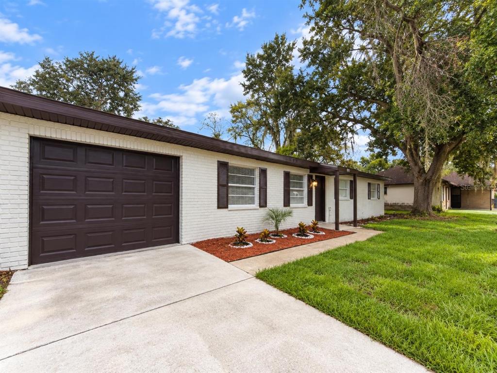 1515 STACY DRIVE, LAKELAND, FL — photo 5 of 37