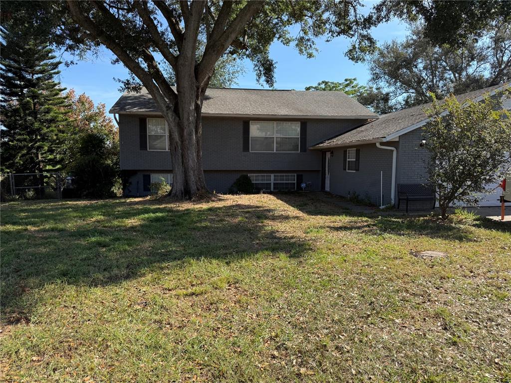 2614 CREST DRIVE