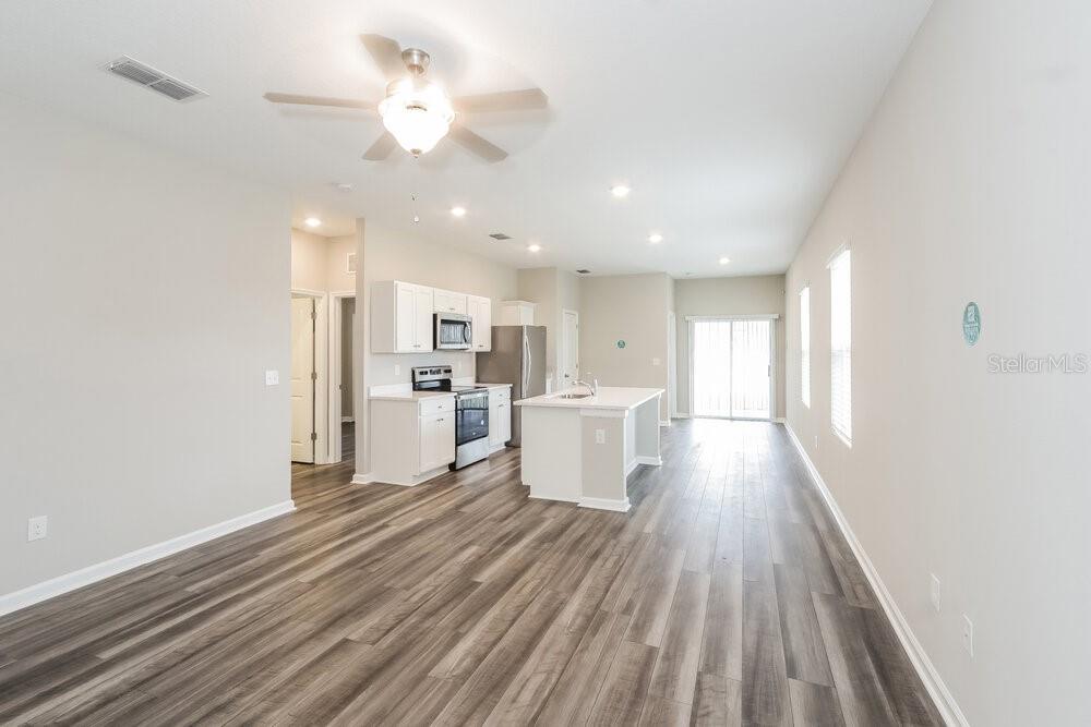 960 KELLY FERN LOOP, RUSKIN, FL — photo 4 of 16