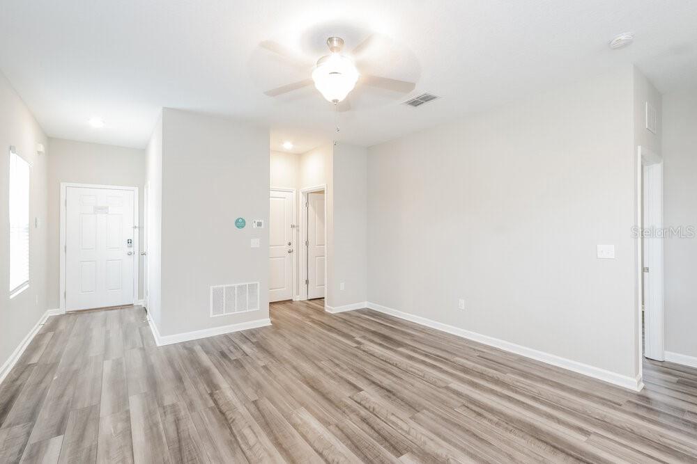 960 KELLY FERN LOOP, RUSKIN, FL — photo 5 of 16