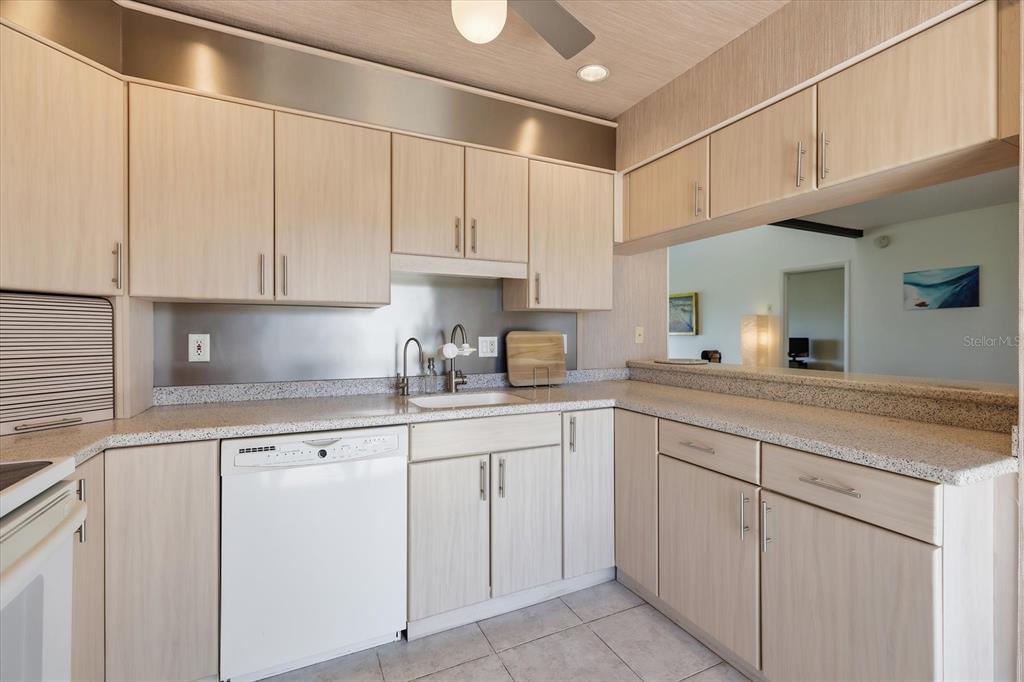 1082 BIRD BAY WAY UNIT 304, VENICE, FL — photo 4 of 30