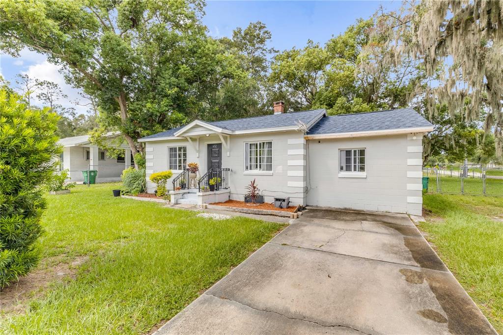 652 N STONE STREET, DELAND, FL — photo 2 of 21