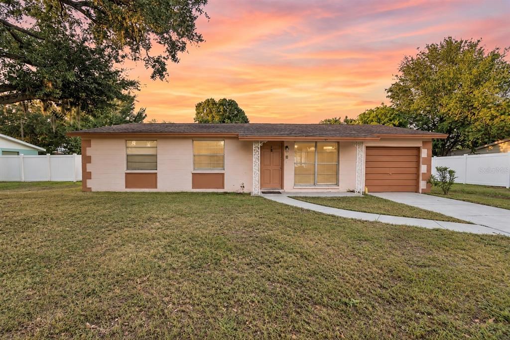 205 MILLER MAC ROAD, APOLLO BEACH, FL — photo 2 of 27
