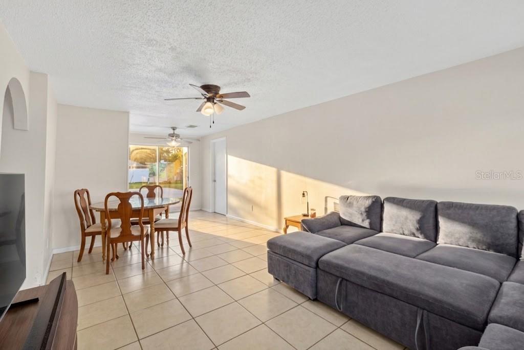205 MILLER MAC ROAD, APOLLO BEACH, FL — photo 4 of 27