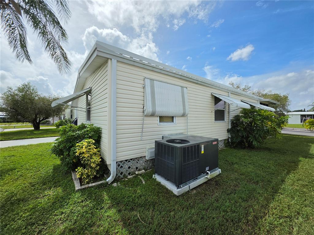 5293 POINCIANA CIRCLE, NEW PORT RICHEY, FL — photo 3 of 30