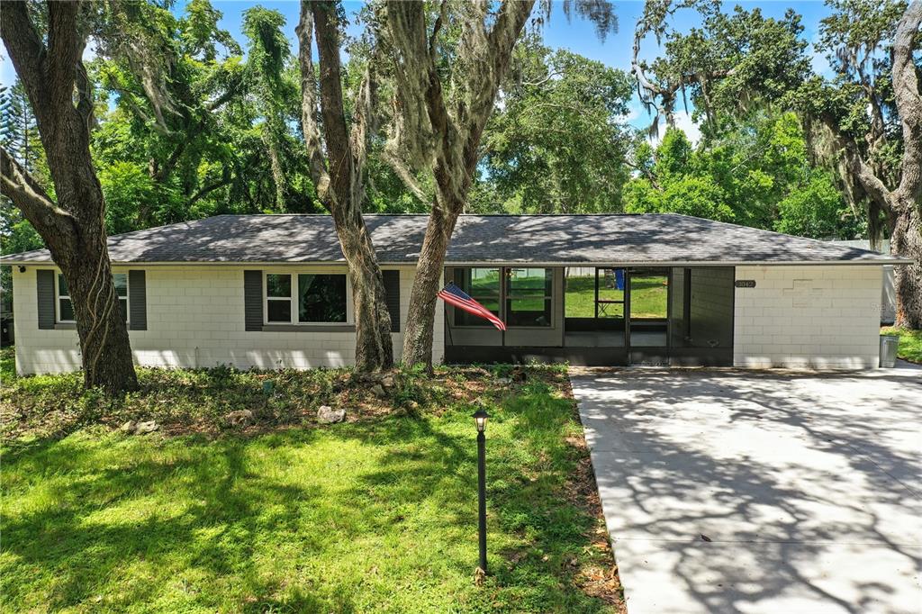 1042 N MAGNOLIA CIRCLE
