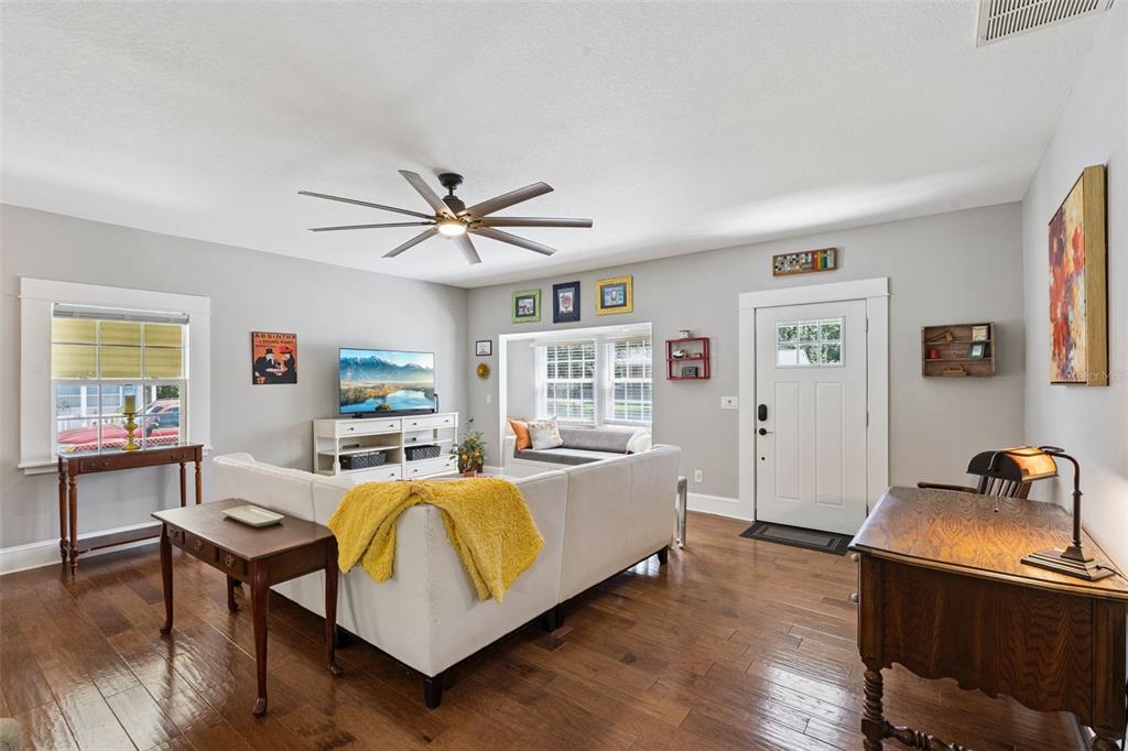 325 W NEWELL STREET, WINTER GARDEN, FL — photo 5 of 30