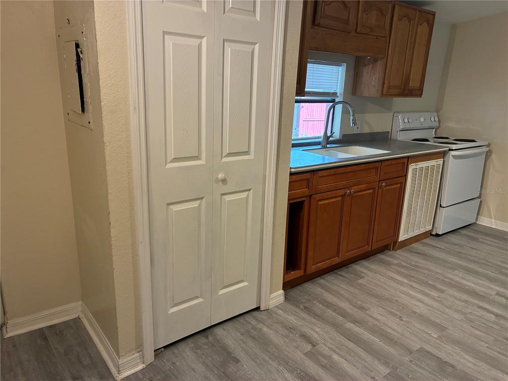 2621 ISLAND OAKS W, LAKELAND, FL — photo 2 of 7