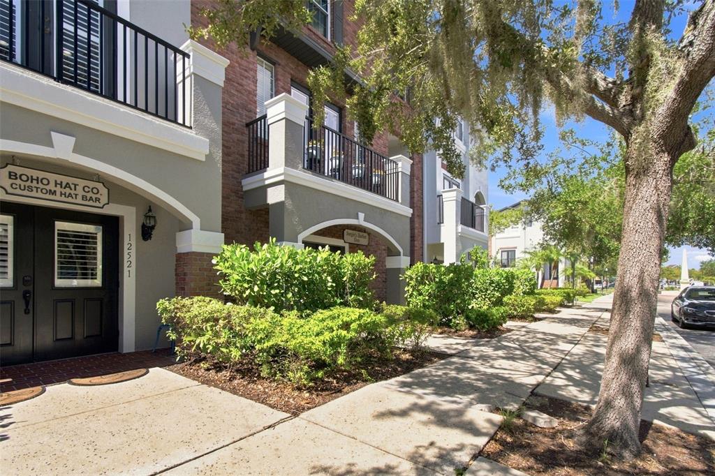 12515 BASSBROOK LANE, TAMPA, FL — photo 2 of 30