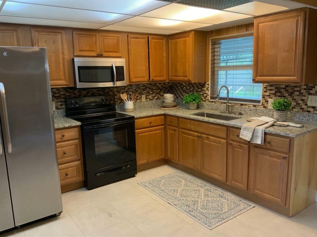 4011 WESTMINSTER DRIVE, SARASOTA, FL — photo 3 of 15