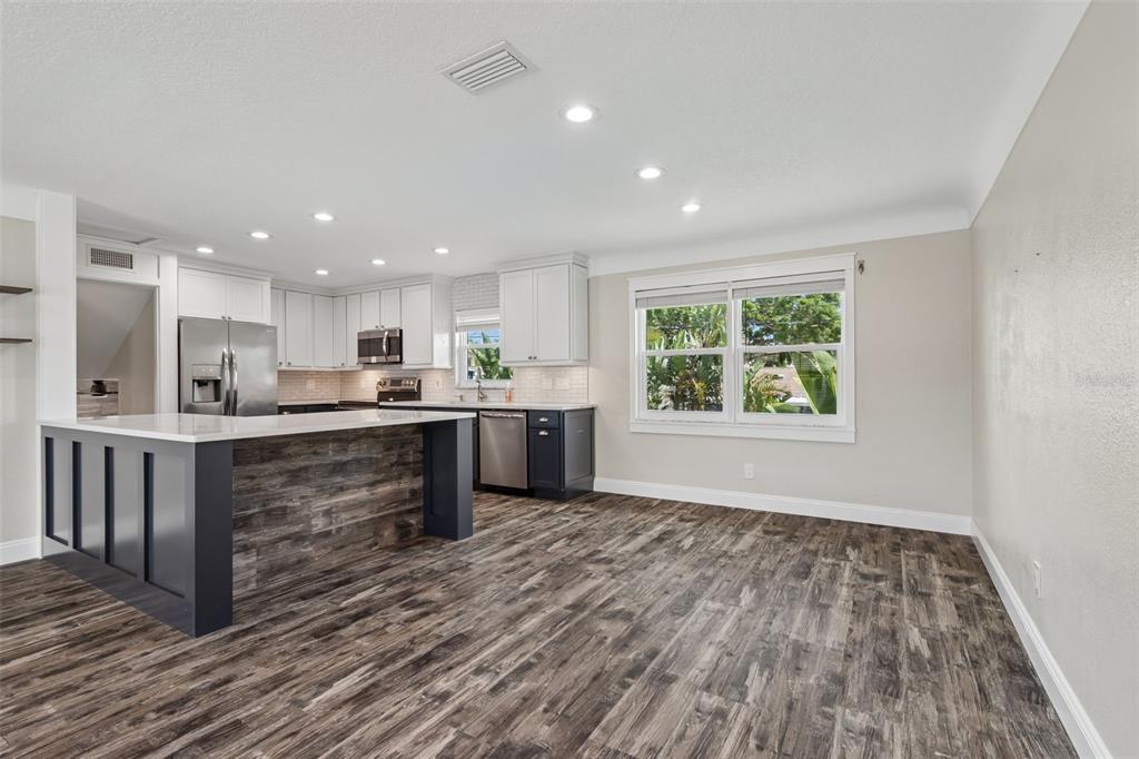 13548 BELLEWOOD AVENUE, SEMINOLE, FL — photo 4 of 30