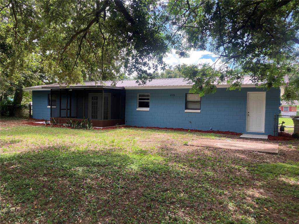 2013 LIVE OAK DRIVE, FRUITLAND PARK, FL — photo 2 of 11