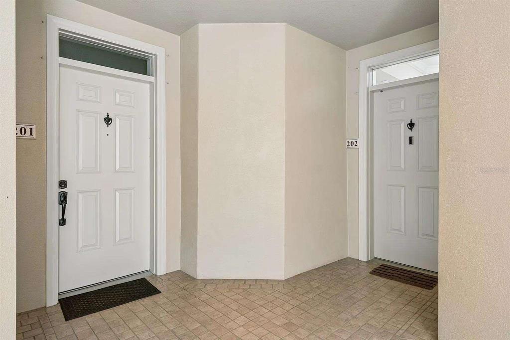 7702 LAKE VISTA COURT UNIT 202, BRADENTON, FL — photo 4 of 26