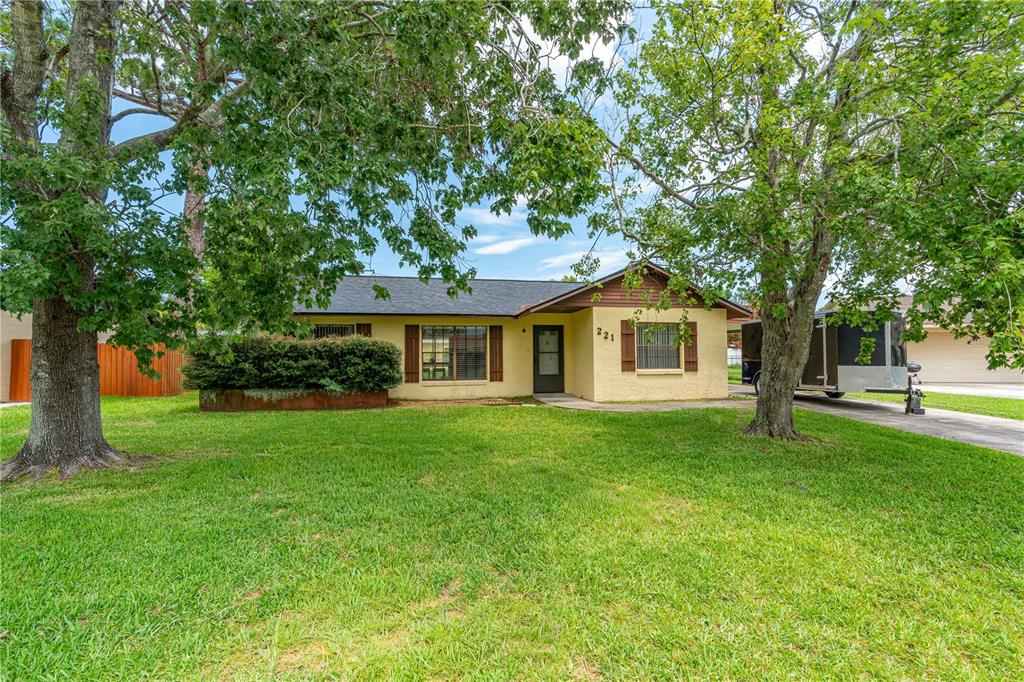 221 CHERRYWOOD LANE