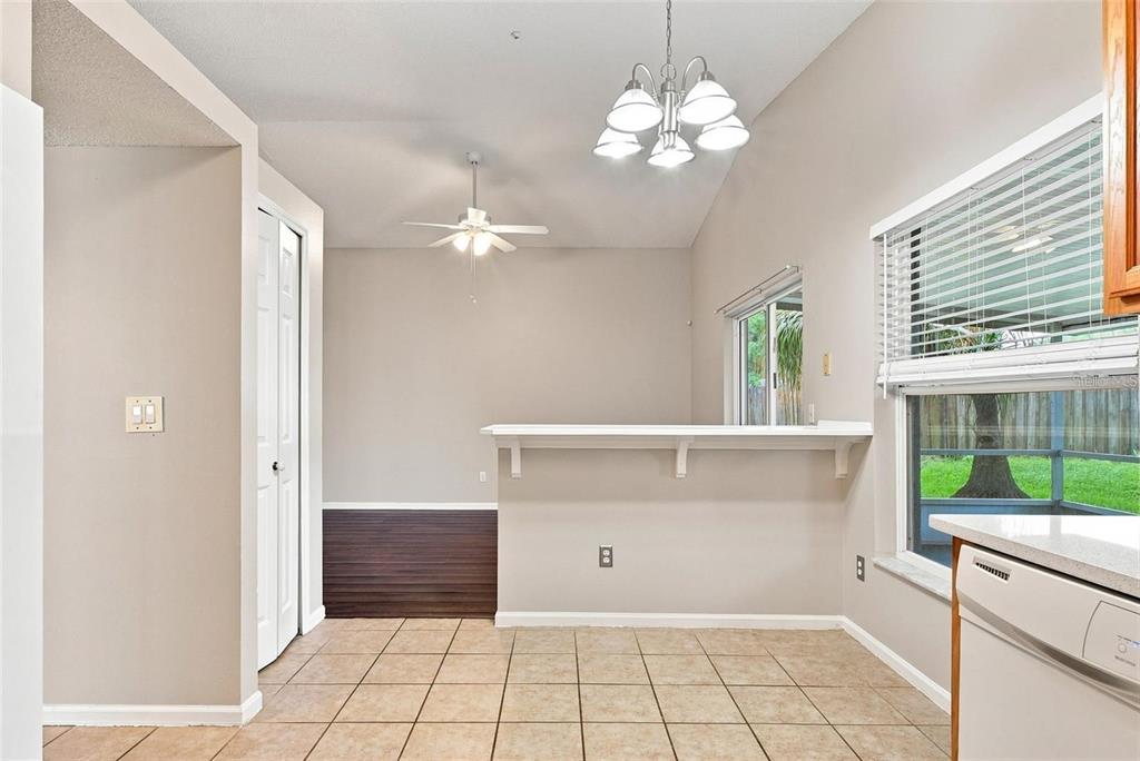 562 SHORT PINE CIRCLE, ORLANDO, FL — photo 5 of 18