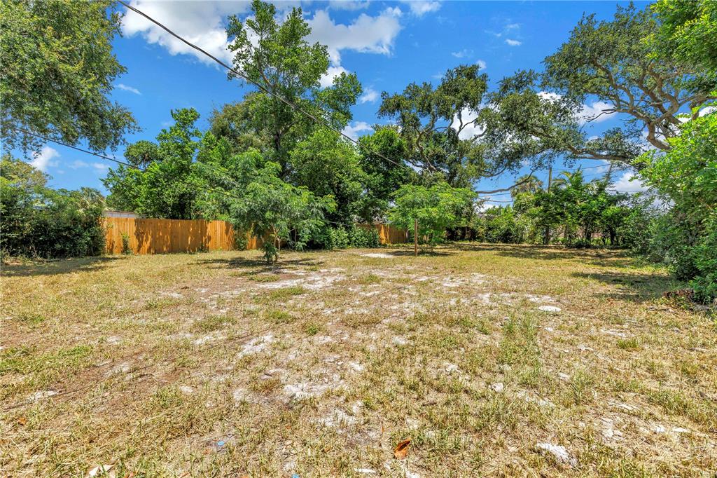 930 ALCAZAR WAY S, ST PETERSBURG, FL — photo 3 of 30