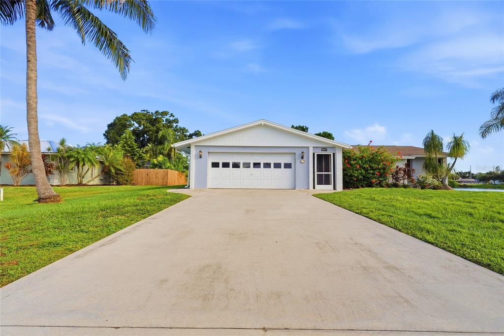 3667 CAROL LANE, SARASOTA, FL — photo 3 of 30