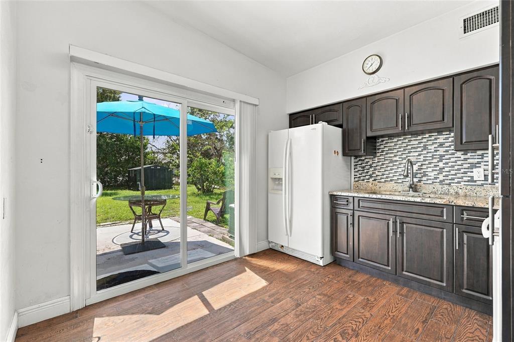 10594 104TH AVENUE, LARGO, FL — photo 4 of 28