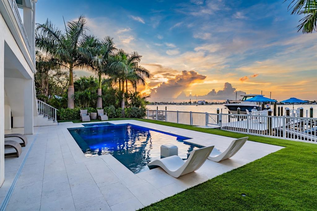 7 PARADISE LANE, TREASURE ISLAND, FL — photo 2 of 30