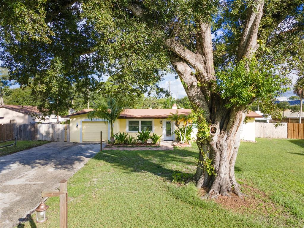 1126 CARMELLA CIRCLE, SARASOTA, FL — photo 2 of 30