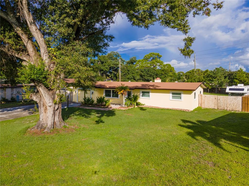 1126 CARMELLA CIRCLE, SARASOTA, FL — photo 3 of 30