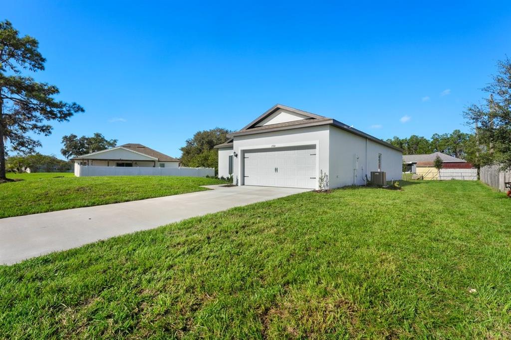 1768 COURTLAND BOULEVARD, DELTONA, FL — photo 2 of 35